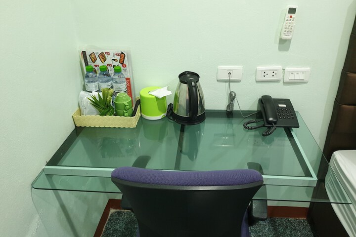 Room 17 of 34