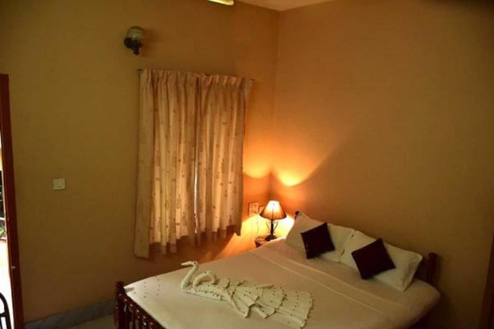 Room 6 of 73