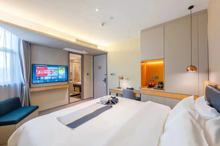 Room 6 of 6