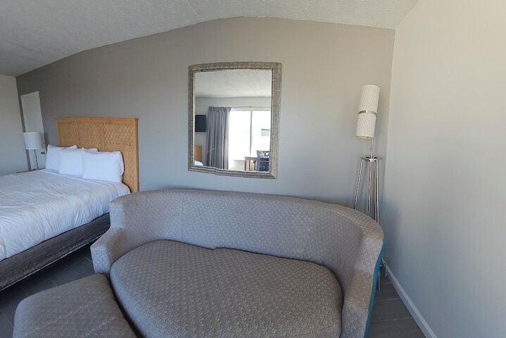 1 King Bed Sea View (2 of 4)