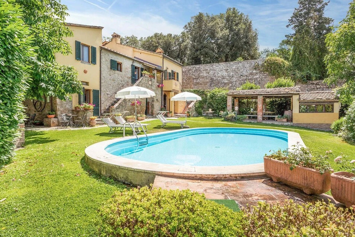 Pool 10 of 29