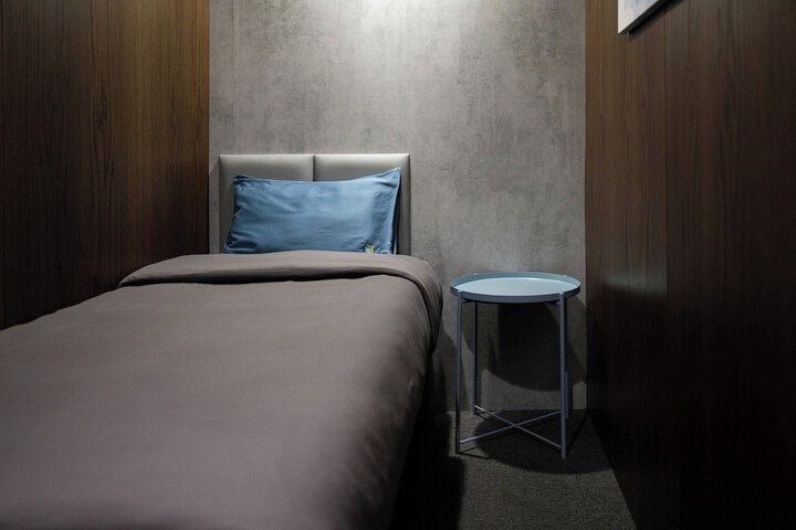 Room 6 of 17