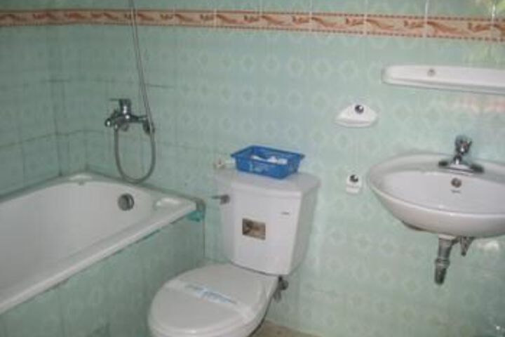 Room 6 of 71
