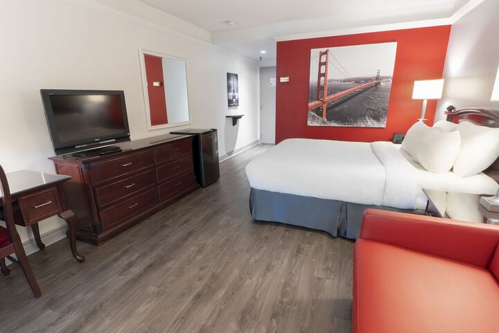 Room 28 of 132