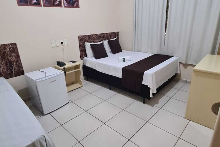 Room 10 of 20