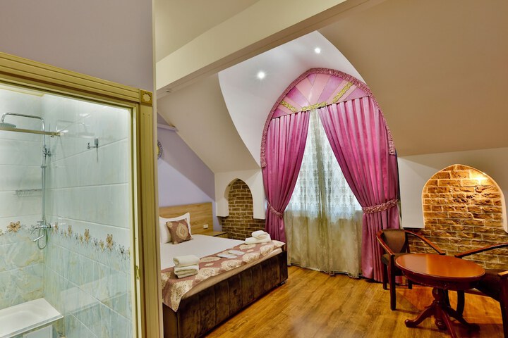 Room 20 of 31