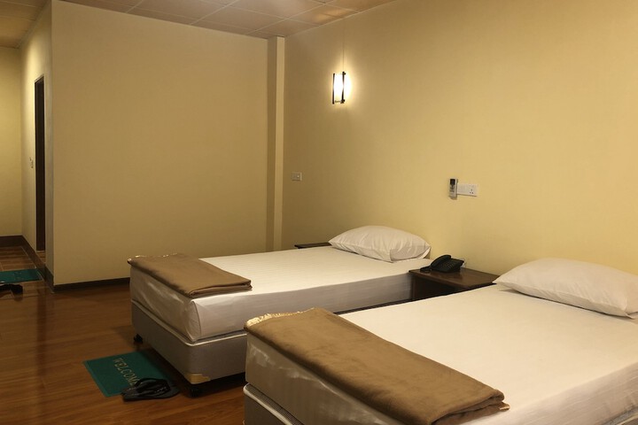 Room 9 of 20