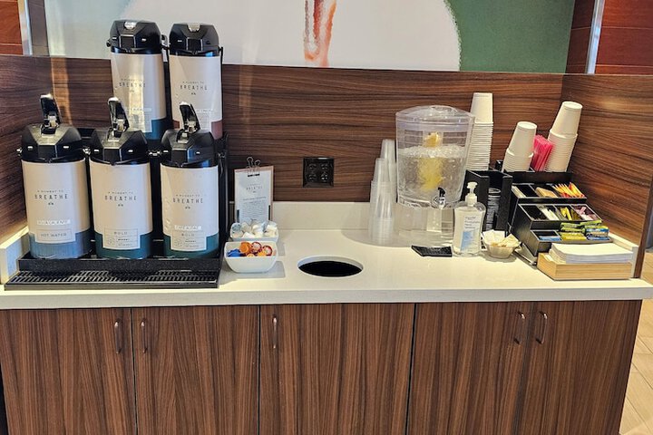 Breakfast/Coffee Service 34 of 43