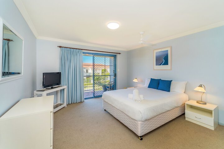 Room 2 of 20