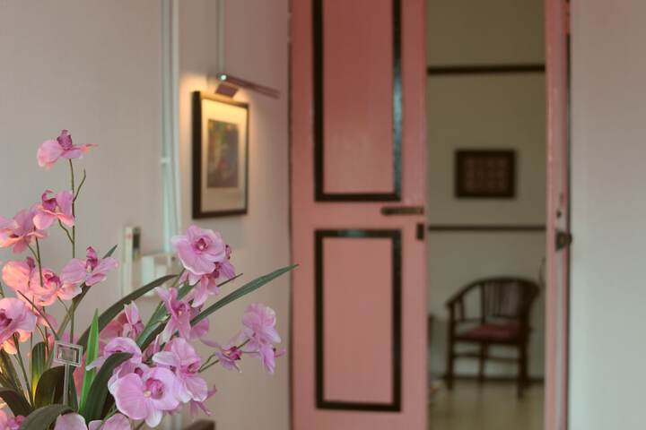 Room 28 of 76
