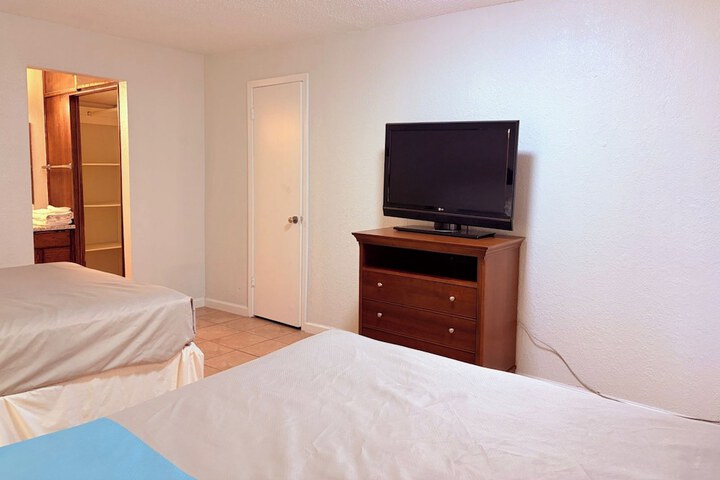 Room 16 of 27