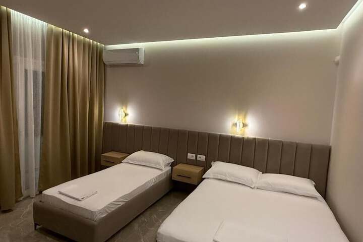 Room 19 of 62