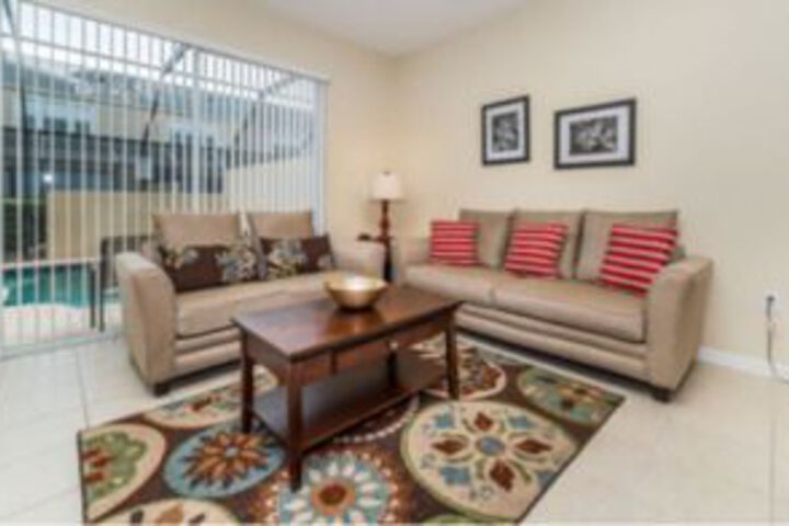 7668 Windsor Hills