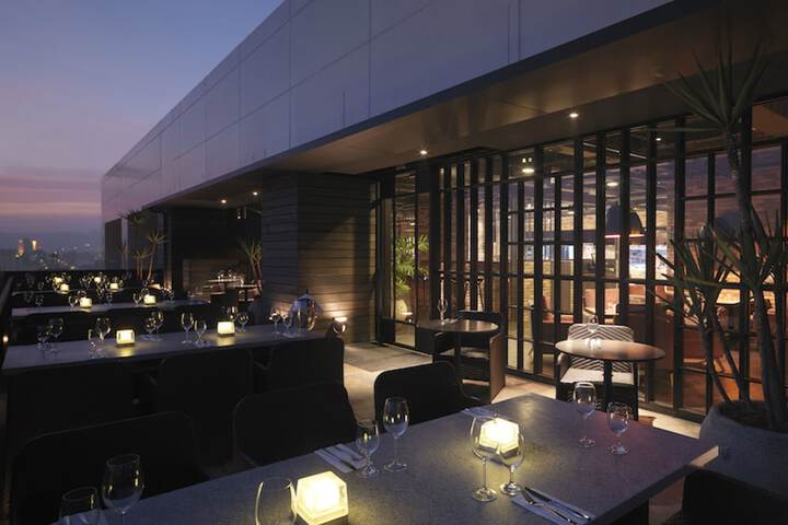 Lounge 36 of 41