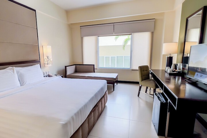 Room 9 of 68