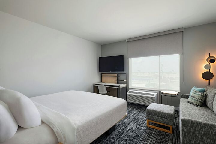 Room 8 of 23