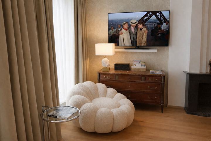 Room 45 of 66