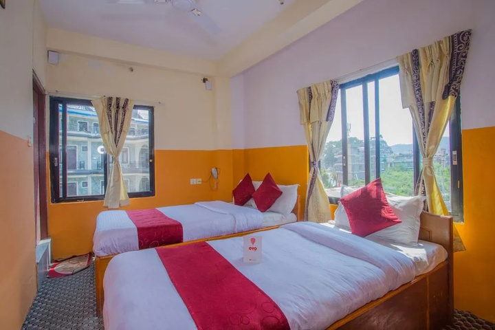 Room 5 of 16