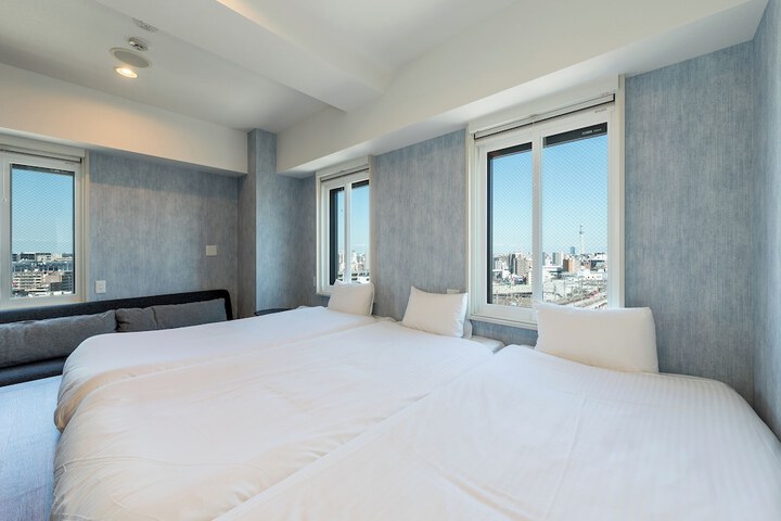 Room 18 of 105