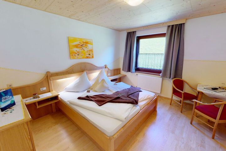 Room 8 of 59