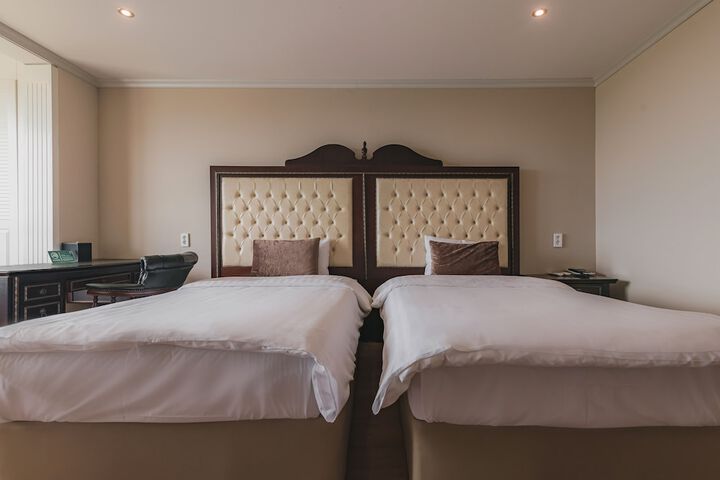 Room 14 of 64