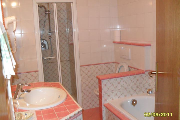 Room 8 of 20