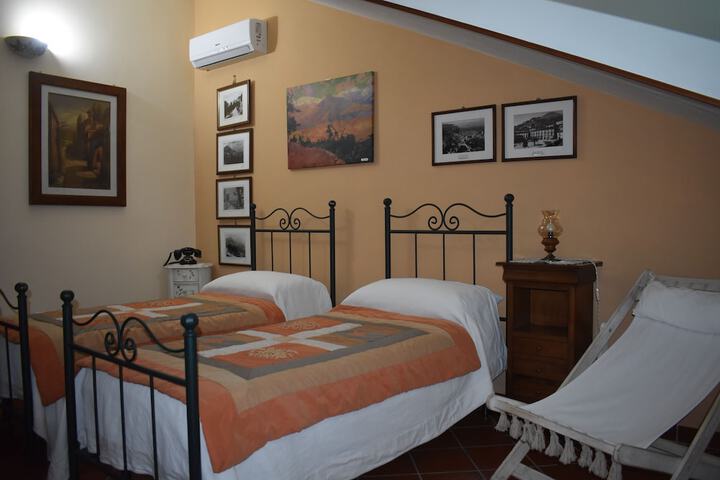 Room 4 of 23