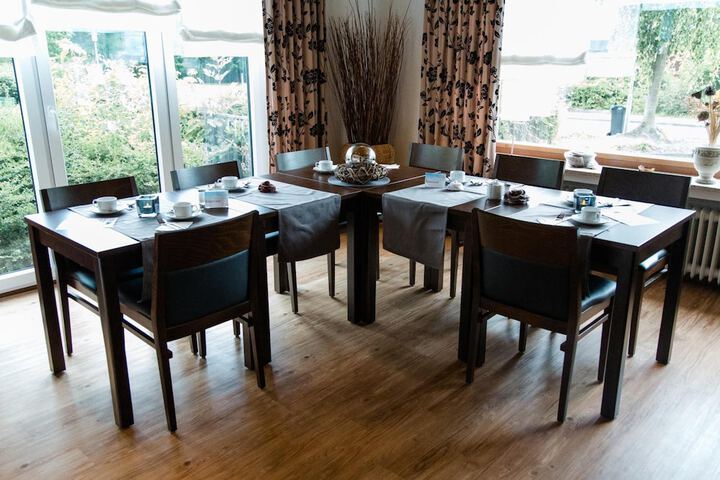 Dining 63 of 80