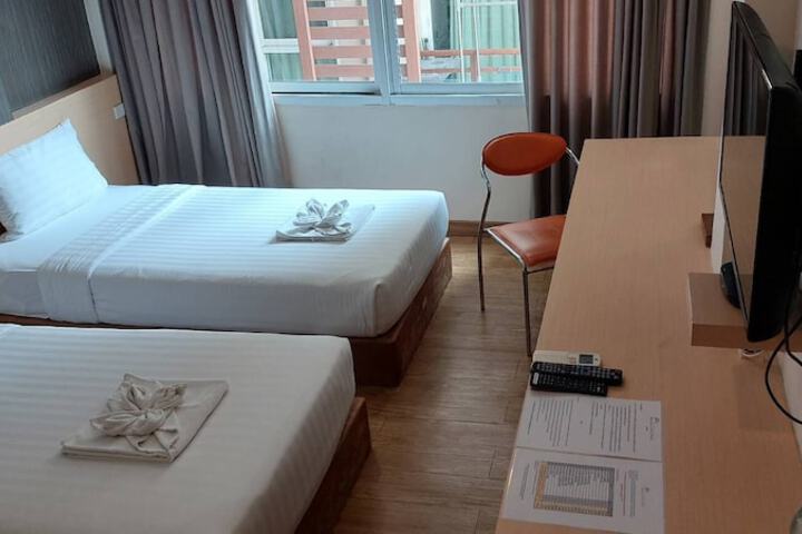 Room 13 of 42