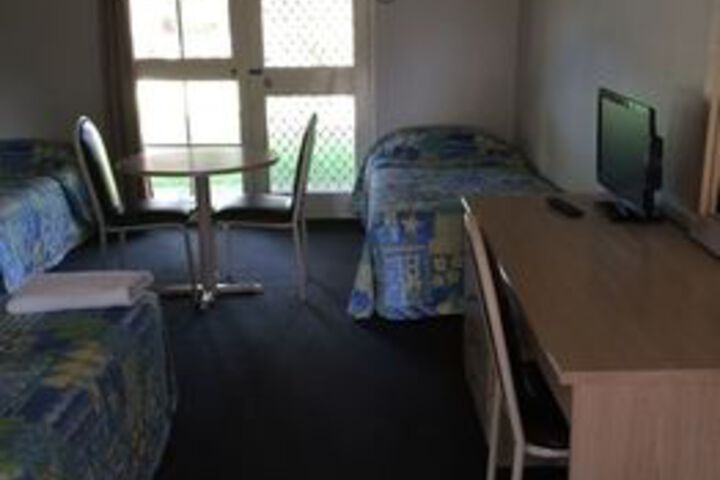 Room 9 of 11
