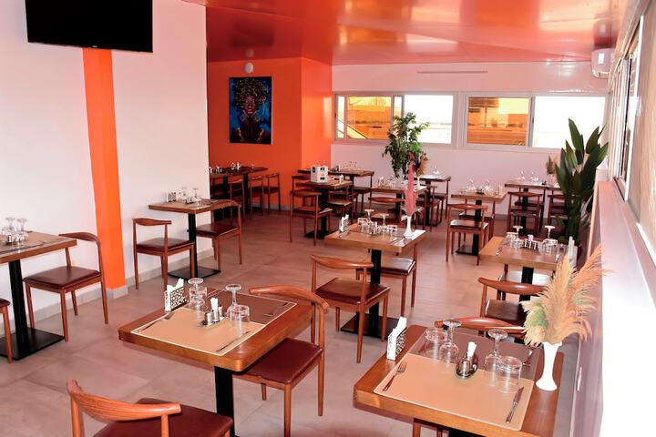 Dining 62 of 74
