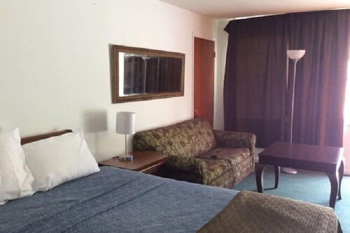 Room 8 of 22