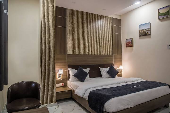 Room 2 of 13