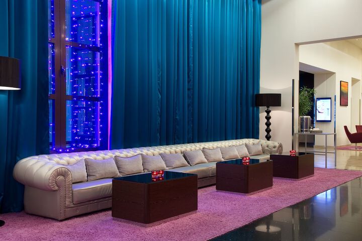 Hotel Interior 10 of 186