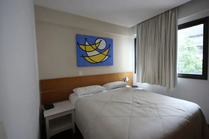 Room 5 of 16