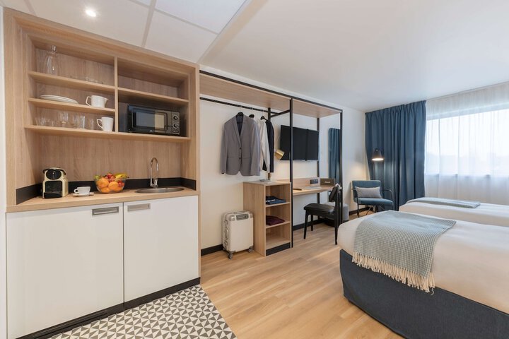 Room 22 of 43