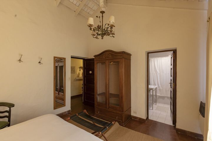 Room 12 of 48