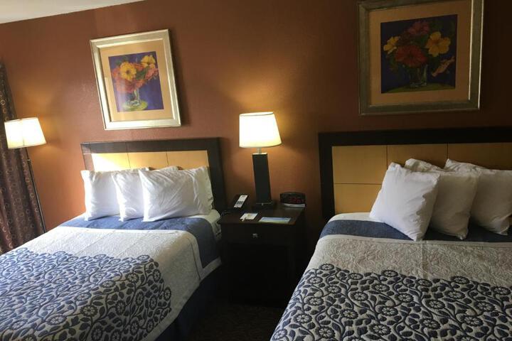 2 Double Beds (3 of 9)