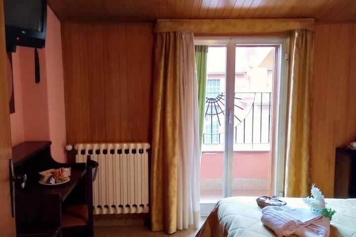Room 21 of 54