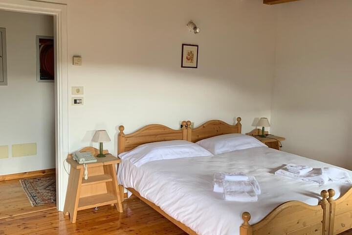 Room 4 of 38