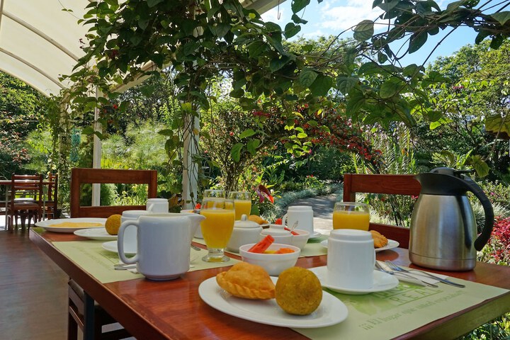 Breakfast/Coffee Service 30 of 50