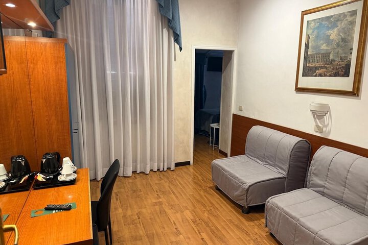 Room 107 of 127