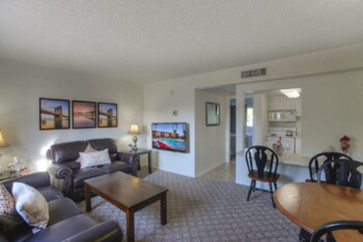Room 11 of 25