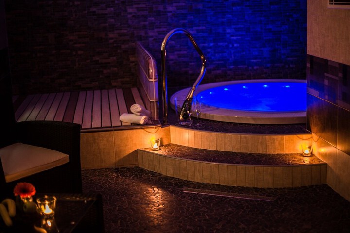 Spa 30 of 49