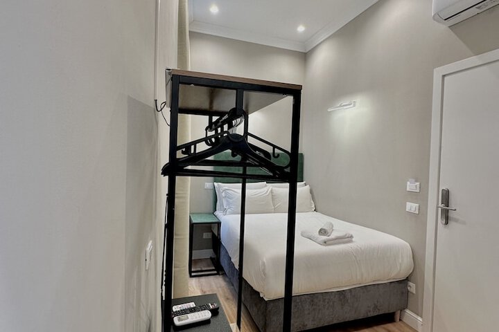 Room 30 of 64