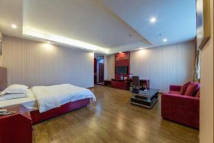 Room 6 of 6