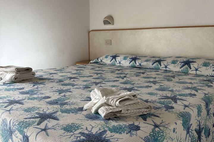 Room 4 of 14