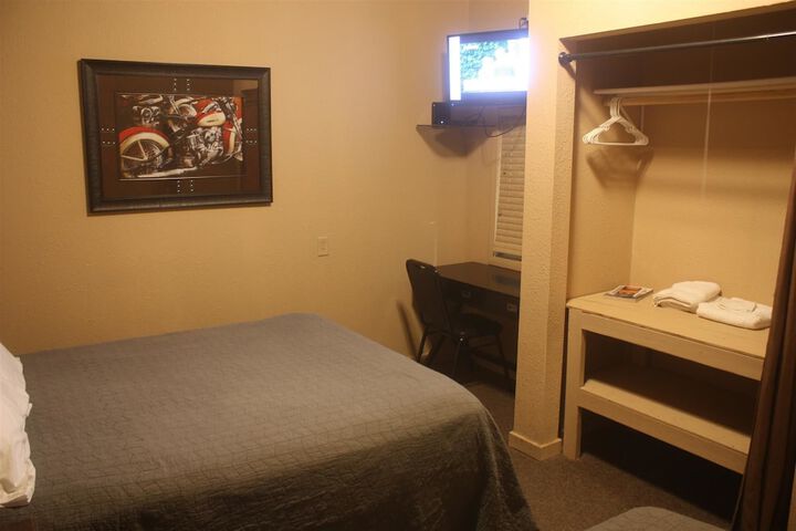 Room 6 of 45