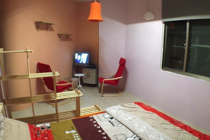 Room 8 of 16