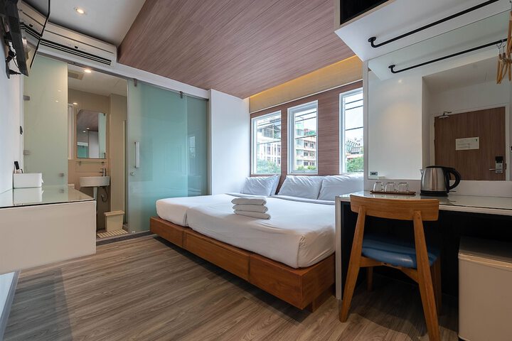 Room 8 of 25